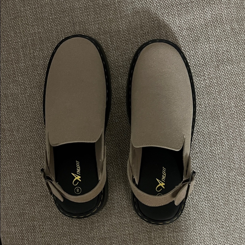 Athlefit Women’s Tan Slip-On Loafers brand new ( no box no tag ) never wear .